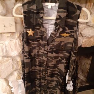Women's cold shoulder camo top